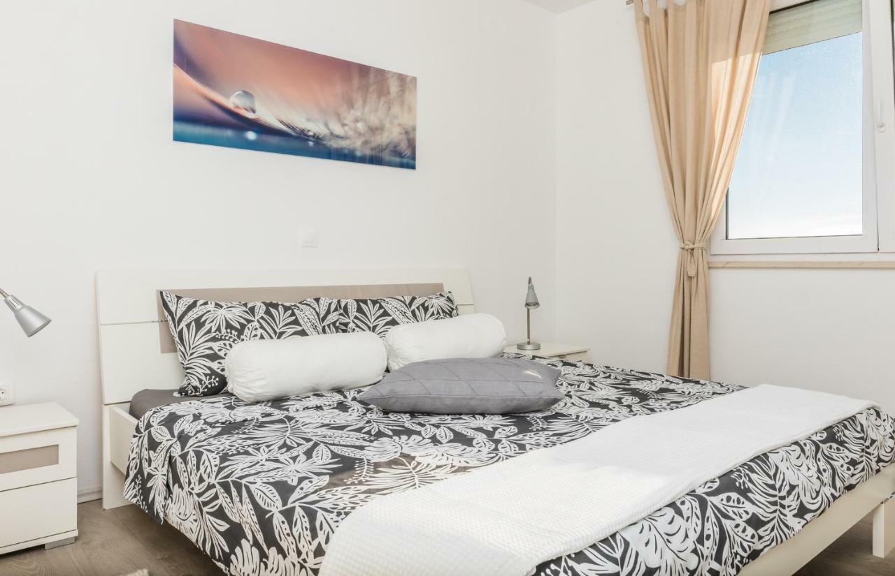 Acapella Apartment ซริกเวนิซา ภายนอก รูปภาพ